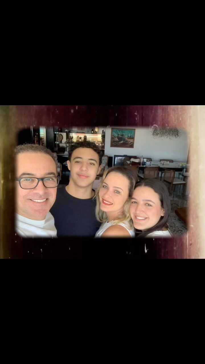 Instagram post from drglaucoalmeida. This post is in position 0.