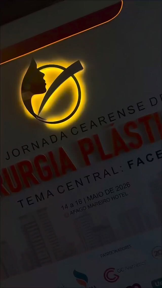 Instagram post from drglaucoalmeida. This post is in position 0.
