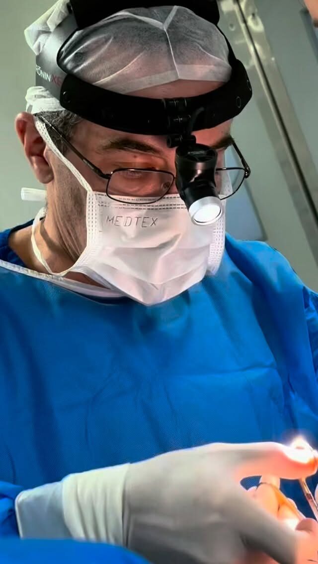 Instagram post from drglaucoalmeida. This post is in position 0.